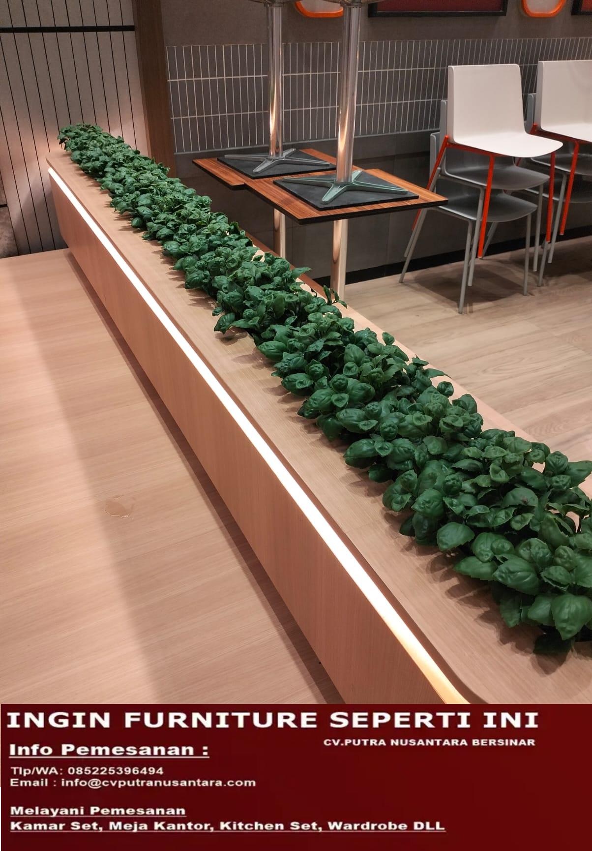 Pembatas Ruangan Resto